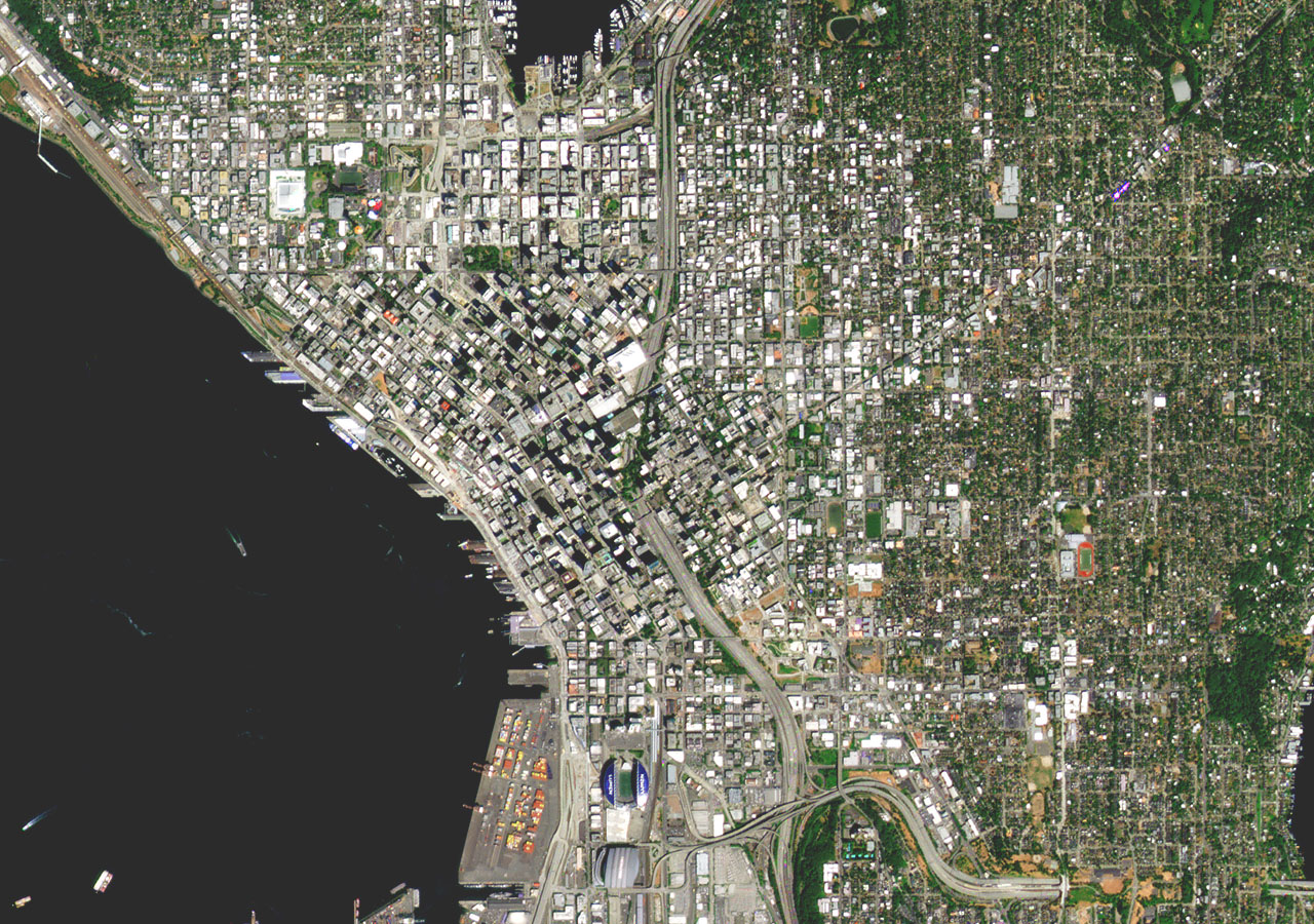 Imagen de PlanetScope en color real que muestra la infraestructura en el centro de Seattle (Washington), recopilada el 1 de agosto de 2022